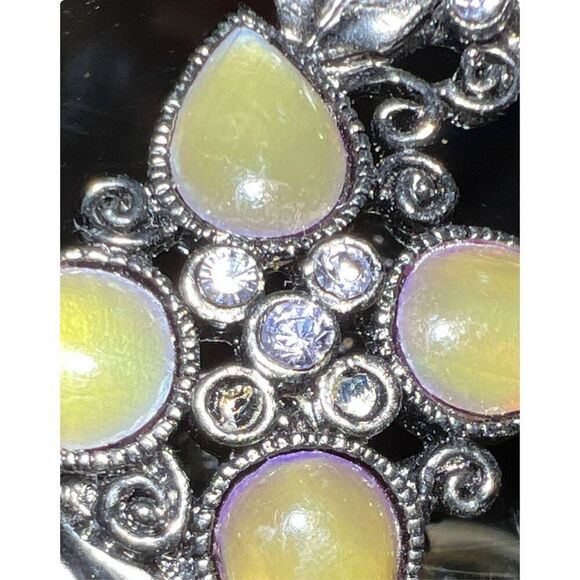 Bundle Sale 3 for $15 | 1928 Brand Floral Brooch - 2 Missing Stones - Picture 4 of 9